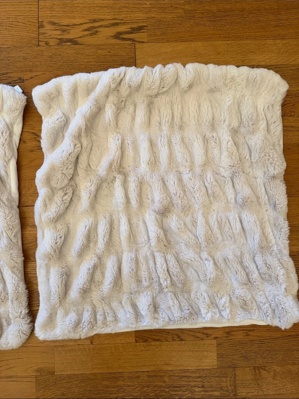 POTTERY BARN | Faux Fur Ruched Pillow Cover - Ivory - Euro - 26